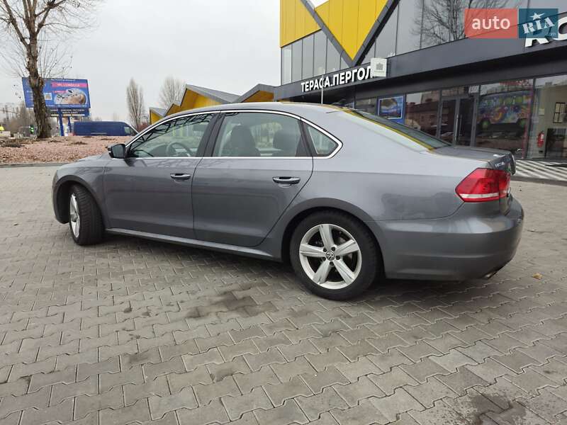 Седан Volkswagen Passat 2013 в Киеве