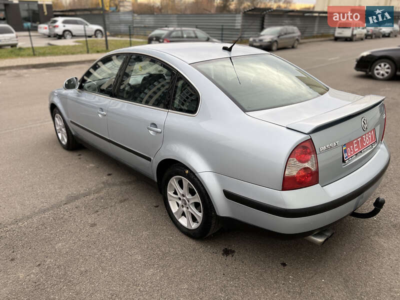 Седан Volkswagen Passat 2004 в Луцьку