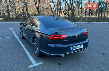 Седан Volkswagen Passat 2017 в Одессе