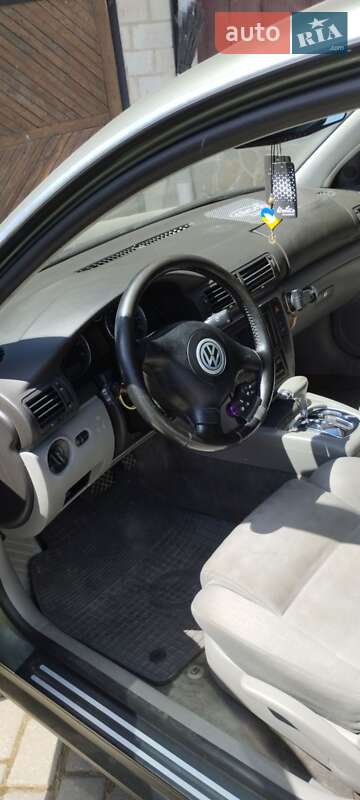 Седан Volkswagen Passat 2003 в Львові
