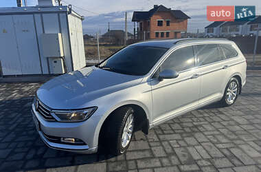 Універсал Volkswagen Passat 2017 в Хусті