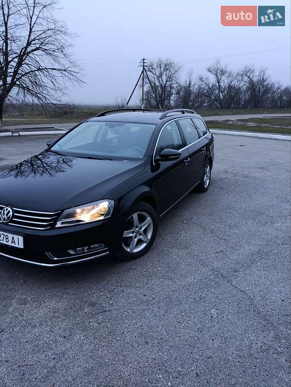 Универсал Volkswagen Passat 2012 в Покровском