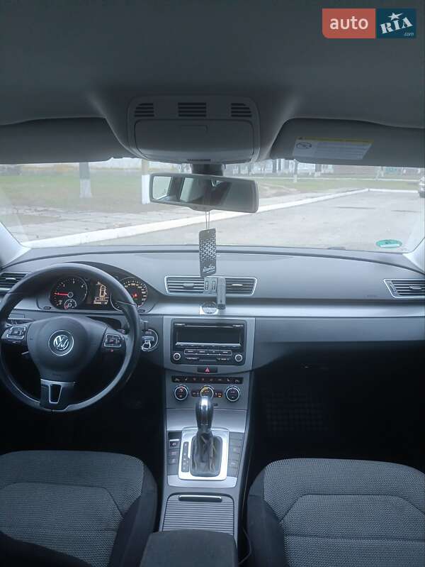 Универсал Volkswagen Passat 2012 в Покровском