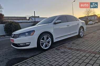 Седан Volkswagen Passat 2013 в Ужгороде