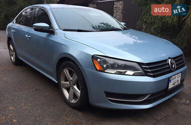 Седан Volkswagen Passat 2013 в Києві