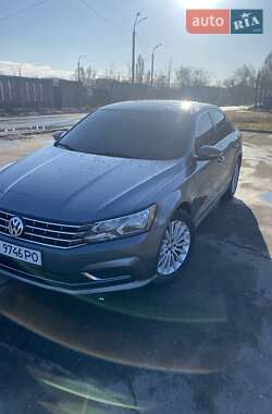 Седан Volkswagen Passat 2016 в Дніпрі