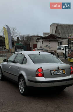 Седан Volkswagen Passat 2001 в Чернигове