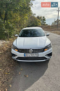Седан Volkswagen Passat 2016 в 