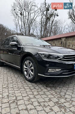 Универсал Volkswagen Passat 2019 в Черновцах