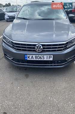 Седан Volkswagen Passat 2018 в Житомирі