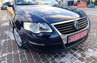 Седан Volkswagen Passat 2006 в Сарнах