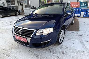 Седан Volkswagen Passat 2006 в Сарнах