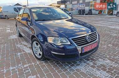 Седан Volkswagen Passat 2006 в Сарнах