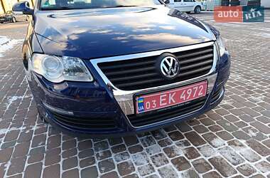 Седан Volkswagen Passat 2006 в Сарнах