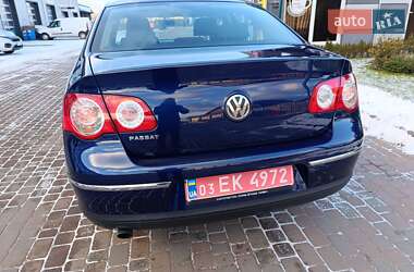 Седан Volkswagen Passat 2006 в Сарнах