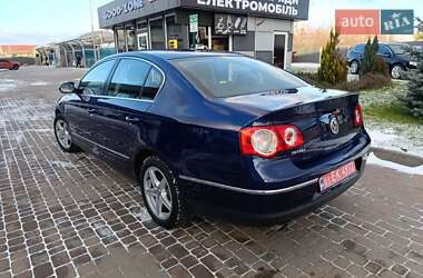 Седан Volkswagen Passat 2006 в Сарнах