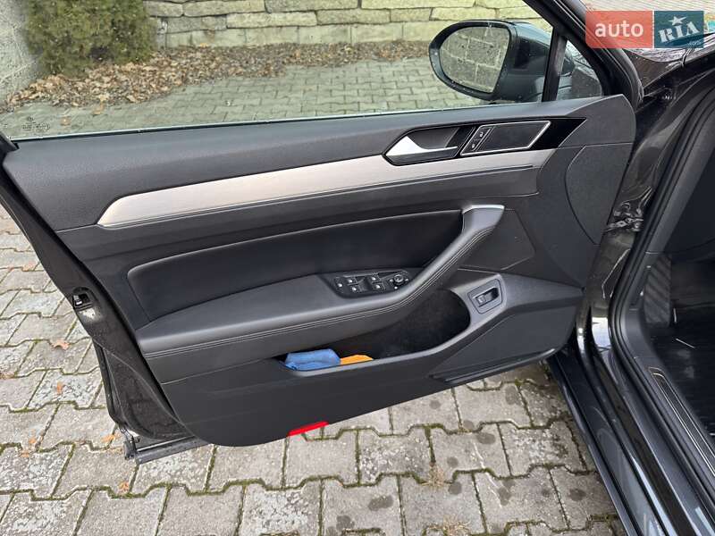 Универсал Volkswagen Passat 2017 в Ивано-Франковске