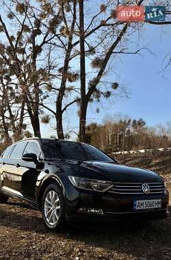 Універсал Volkswagen Passat 2016 в Житомирі