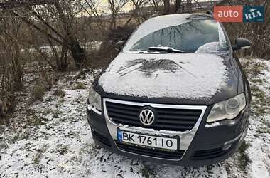 Універсал Volkswagen Passat 2006 в Сарнах