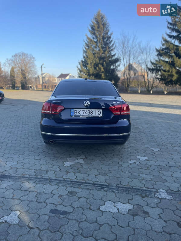Седан Volkswagen Passat 2014 в Дубно