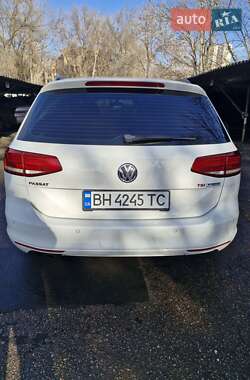 Универсал Volkswagen Passat 2015 в Одессе