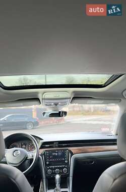 Седан Volkswagen Passat 2019 в 