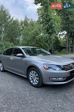 Седан Volkswagen Passat 2013 в Киеве