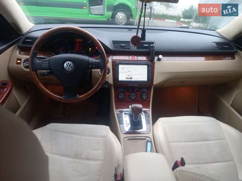 Седан Volkswagen Passat 2006 в Кельменцях