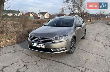 Універсал Volkswagen Passat 2012 в Києві