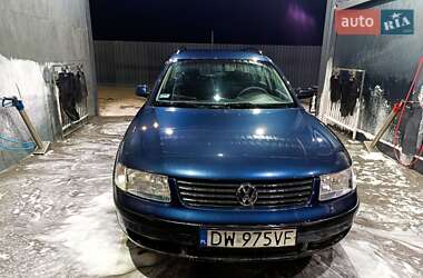 Універсал Volkswagen Passat 2000 в Києві