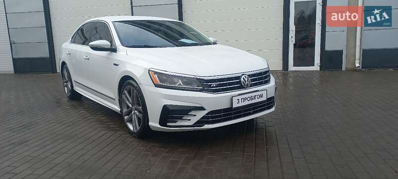 Седан Volkswagen Passat 2017 в Черкасах