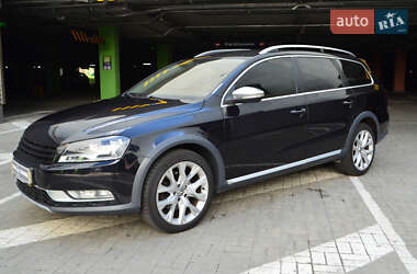 Універсал Volkswagen Passat 2012 в Києві