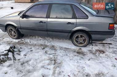 Седан Volkswagen Passat 1990 в Сторожинці