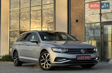 Універсал Volkswagen Passat 2020 в Києві