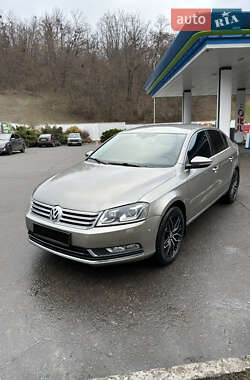 Седан Volkswagen Passat 2011 в Сумах