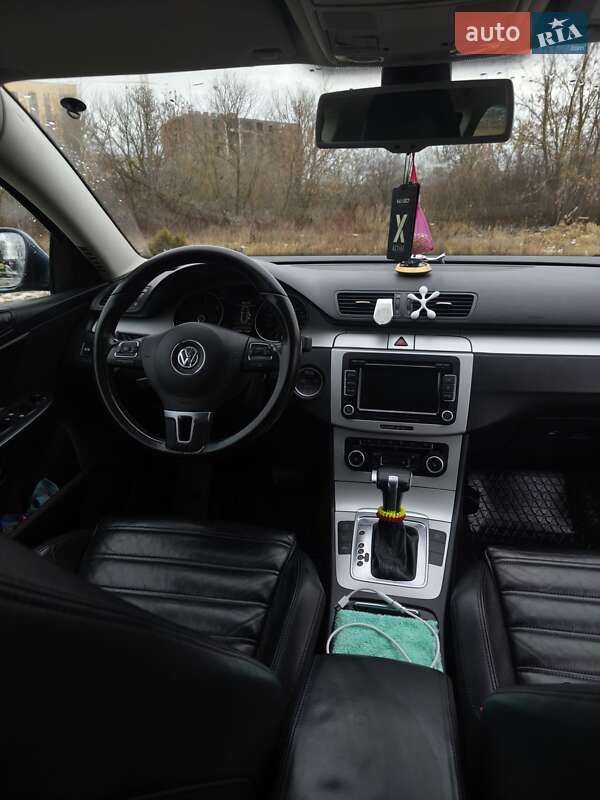 Универсал Volkswagen Passat 2010 в Тернополе