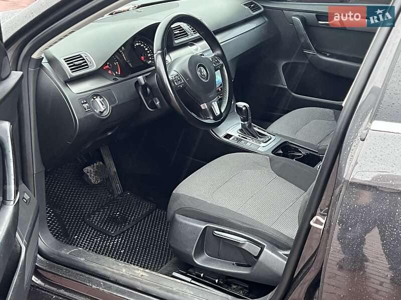 Универсал Volkswagen Passat 2011 в Сарнах