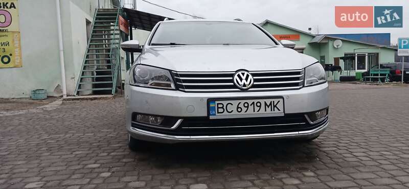 Универсал Volkswagen Passat 2013 в Старом Самборе