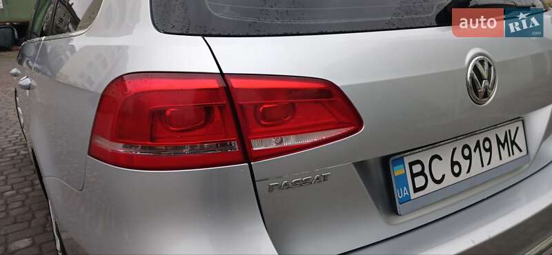 Универсал Volkswagen Passat 2013 в Старом Самборе