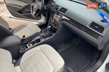 Седан Volkswagen Passat 2015 в 