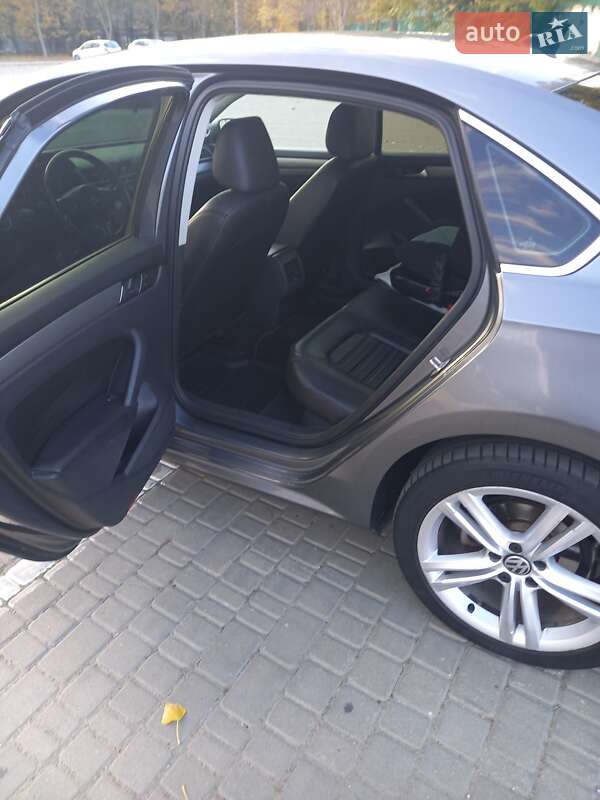 Седан Volkswagen Passat 2015 в Одессе