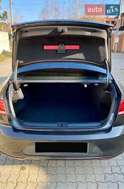 Седан Volkswagen Passat 2015 в 