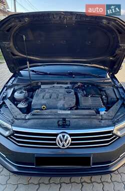 Седан Volkswagen Passat 2015 в 