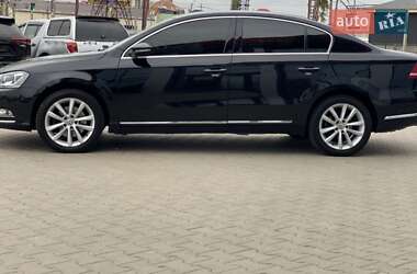 Седан Volkswagen Passat 2011 в Києві