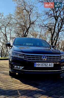 Седан Volkswagen Passat 2016 в Ізмаїлі