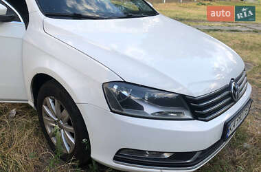 Седан Volkswagen Passat 2013 в Києві