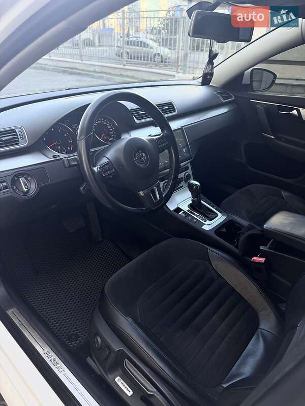 Седан Volkswagen Passat 2012 в Одессе
