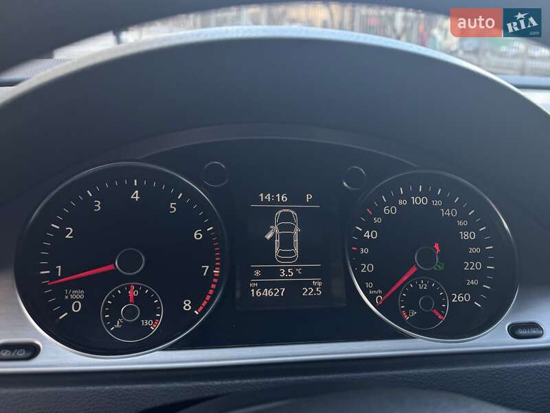 Седан Volkswagen Passat 2012 в Одессе