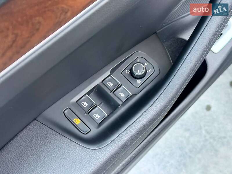 Седан Volkswagen Passat 2018 в Києві