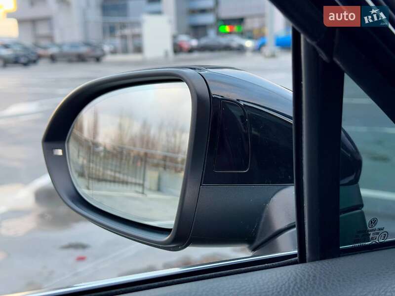 Седан Volkswagen Passat 2018 в Києві